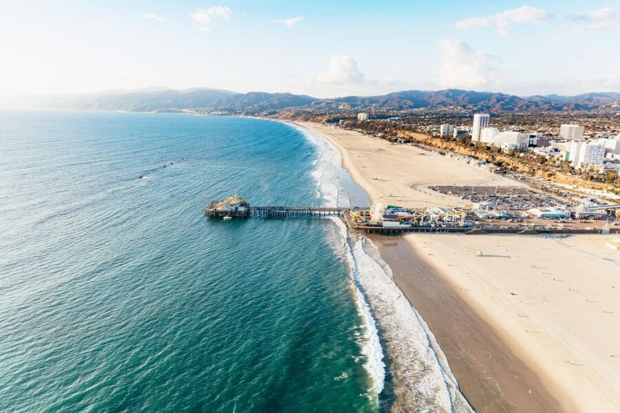 Los Angeles: Private 1-Hour Sightseeing Helicopter Tour - From Van Nuys Airport toward Calabasas