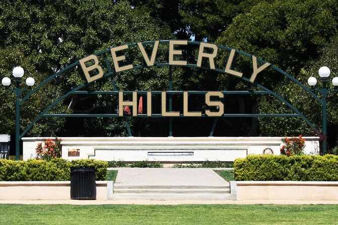 Los Angeles Private 4 Hour Driving Tour - Venice begins with shops, murals, and sand