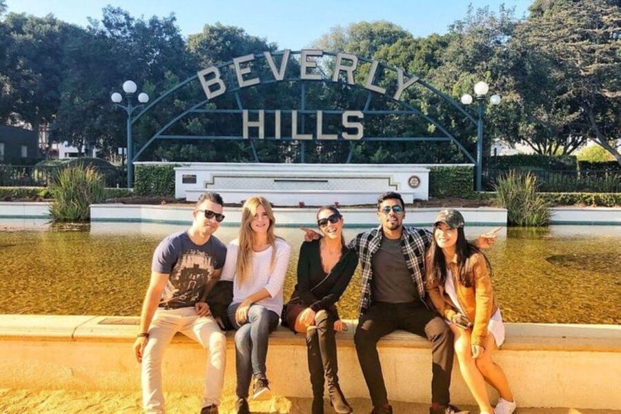 Los Angeles: Private Half Day City Tour - A private vehicle makes the schedule practical