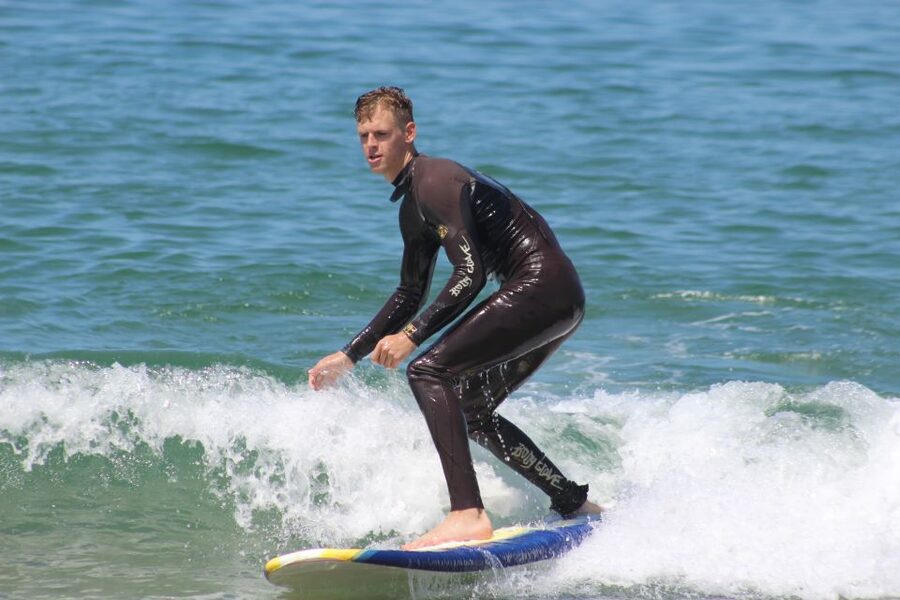 Los Angeles: Private Surfing Lesson - Getting fitted with an 8- or 9-foot board and wetsuit