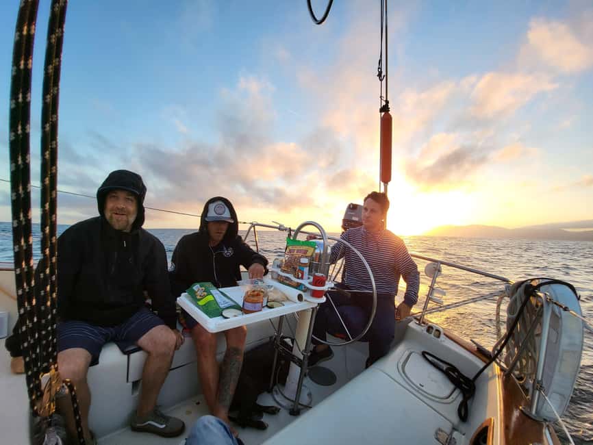Los Angeles: Sunset Sailing - The Person 323 makes the boat part of the experience