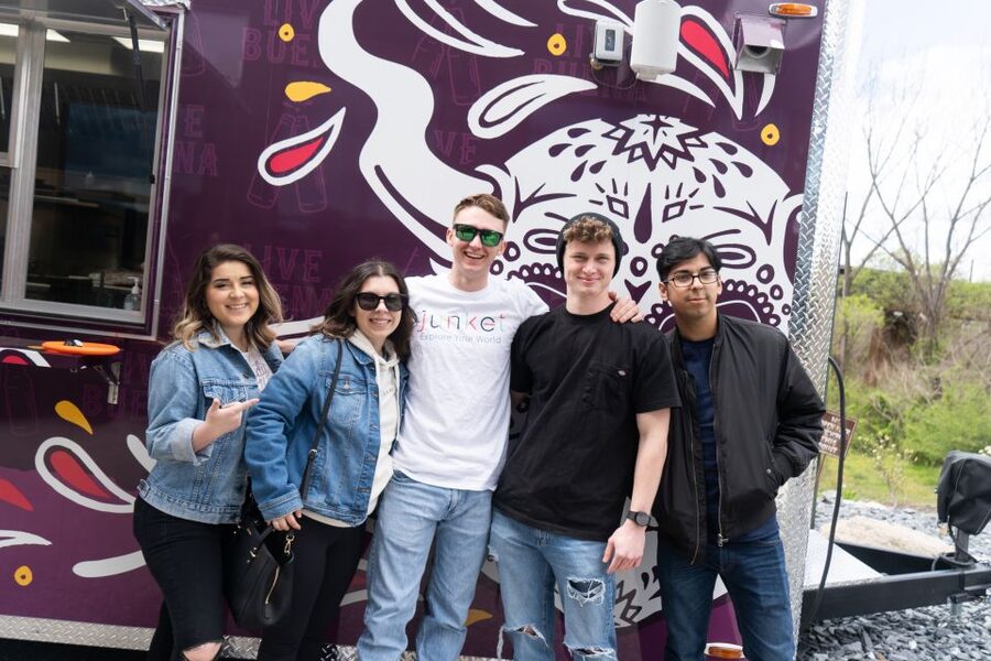 Los Angeles: Venice Beach Food Tour with Tastings - Three guides with different personal styles
