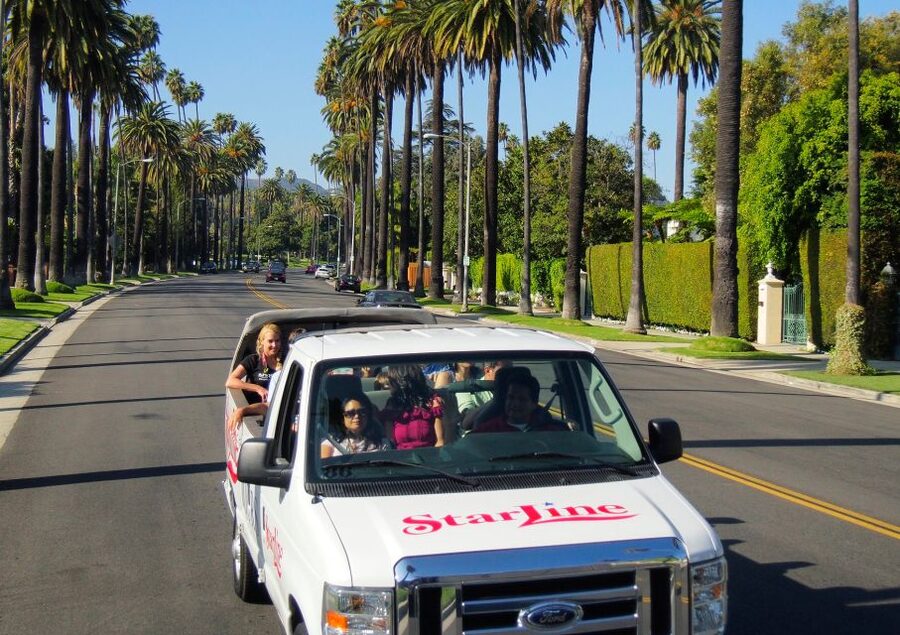Los Angeles: Warner Bros Studio Hollywood & Bus Tour Package - Choice one: a guided Celebrity Homes Tour