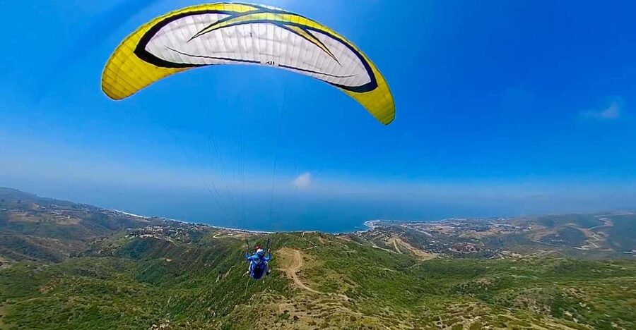 Malibu Hills to Beach: Tandem Paragliding Flight Adventure - Learning to turn with your body and hands