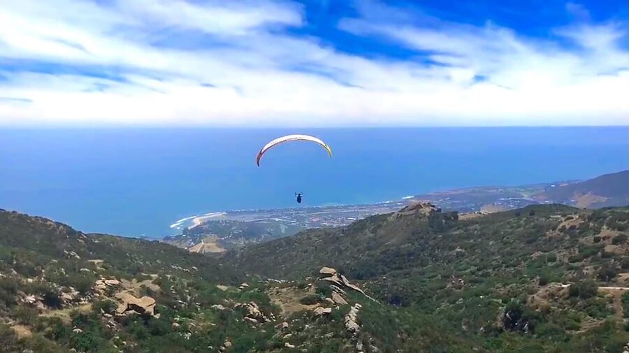 Malibu Hills to Beach: Tandem Paragliding Flight Adventure - Who should book this Malibu flight