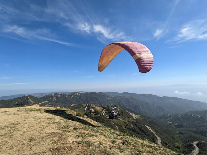 Malibu Hills to Beach: Tandem Paragliding Flight Adventure - Getting ready for a foot launch