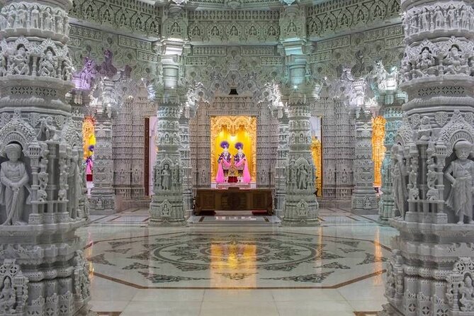 Mandir & Buddhist Temple Tour with Indian Lunch & Chinese Tea - What guide Von adds to the day