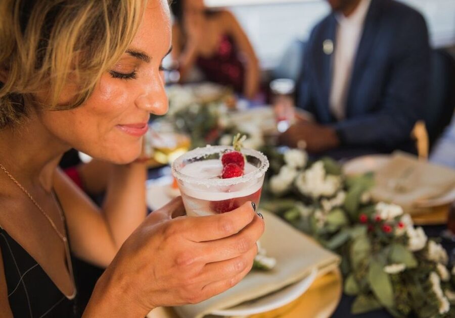 Marina Del Rey: Christmas Eve Buffet Brunch or Dinner Cruise - Should you book the Marina del Rey Christmas Eve cruise?