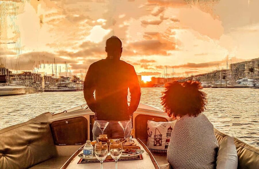 Marina Del Rey: Romantic Cruise, Wine, Cheese, Sealions - What the 90-minute cruise feels like