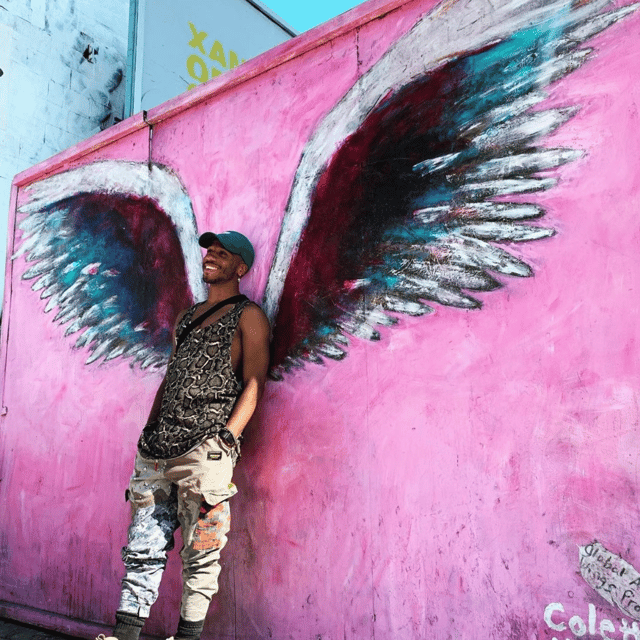 Must Have L.A. Pictures! - The Pink Wall if the clock allows