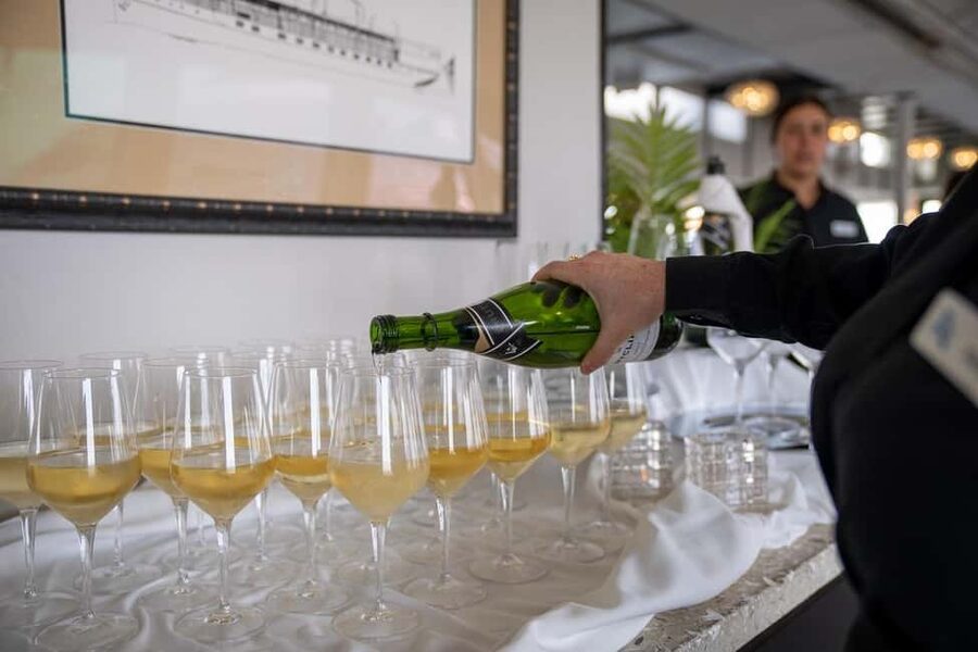 Newport Beach: City Cruises Champagne & Brunch Buffet Cruise - Key points to know before you book