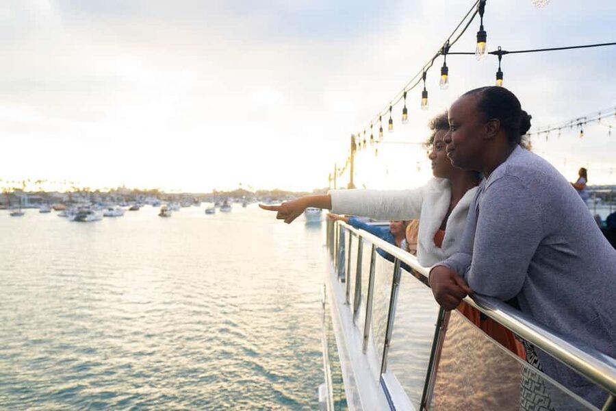 Newport Beach: City Cruises Weekend Dinner Cruise with DJ - Dress, timing, and who will enjoy it most