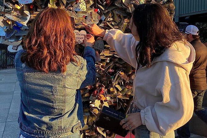 Outdoor Escape Room in LA - Santa Monica - Following clues through Santa Monica