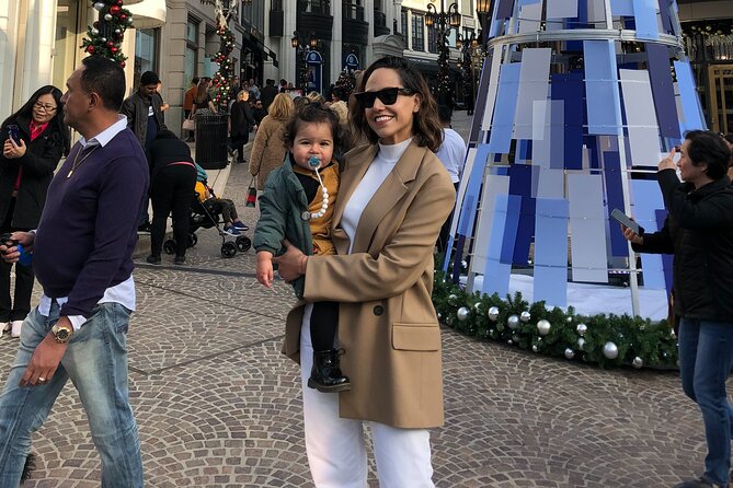 Perfect 5 ½ Hour LA & Hollywood Tour from Santa Monica - The Hollywood Sign: photo stop with limits