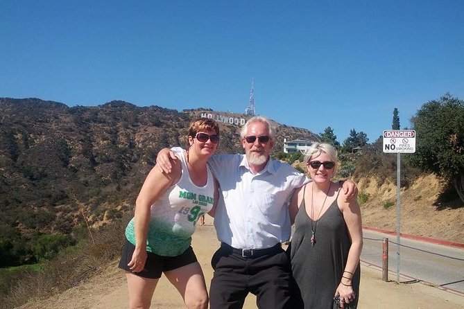 Private Custom 4.5-Hour Tour of Los Angeles in English or German - A private start in a city built for driving