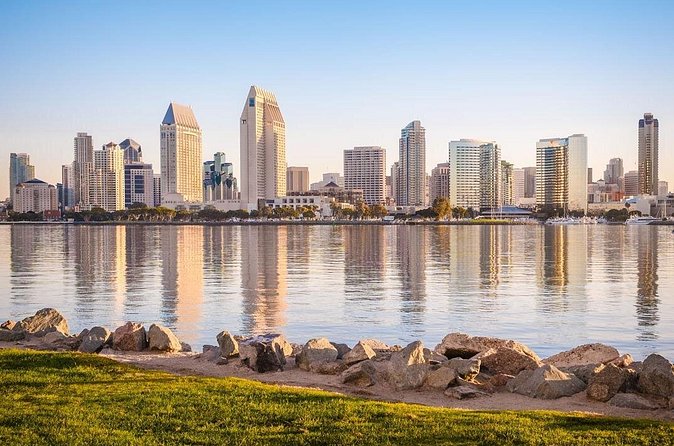 San Diego Private Tour - A drive through San Diego’s entertainment district