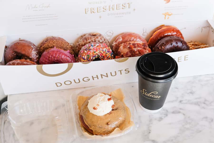 Santa Monica Donut Adventure by Underground Donut Tour - What the guide adds beyond the food