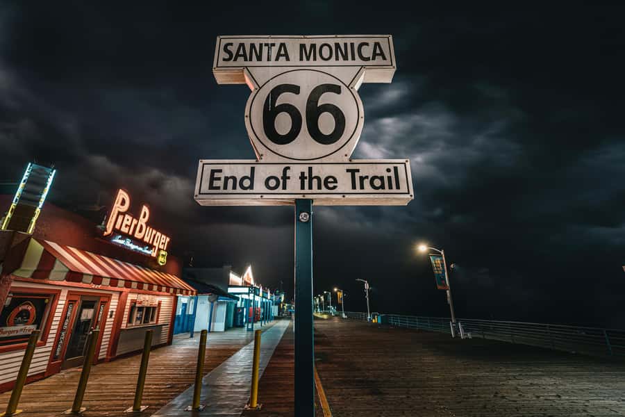 Santa Monica: Ghosts and Phantoms of the Pier Walking Tour - Santa Monica’s darker side in one hour