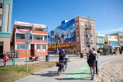 Small-Group Electric Bike Tour of Santa Monica and Venice