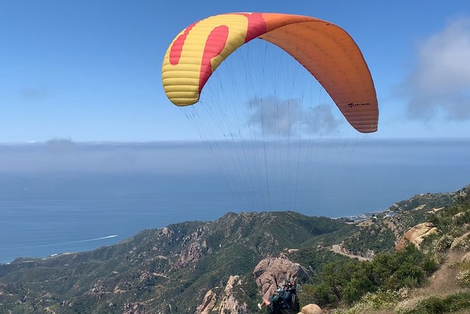 Tandem Paragliding flight with instructor in Malibu - The 30-minute flight over hills and ocean