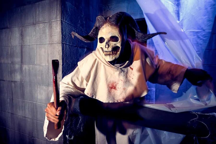Universal Studios Hollywood: Halloween Horror Nights - The Terror Tram on the Universal Backlot