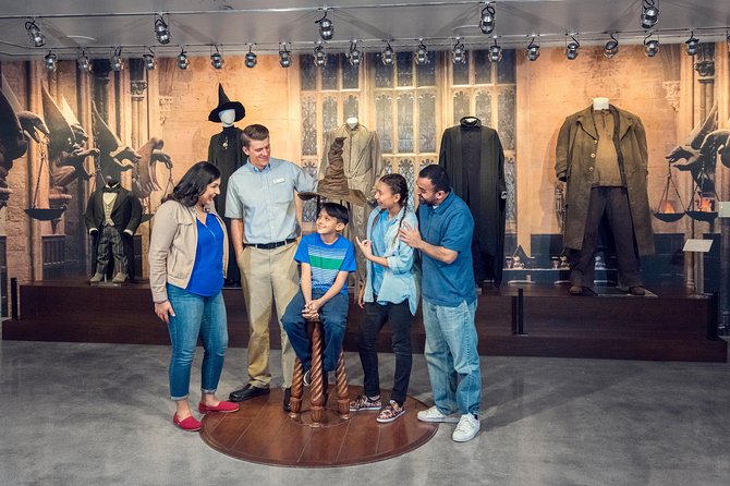 Warner Bros. Studio Tour & Celebrity Homes Tour Package - Hollywood Hills and the sign: the classic first look
